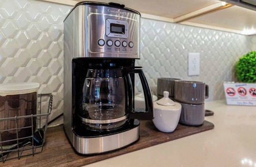 Eastwood Condo | Spacious 4bd minutes from Broadway - Sleeps 12!