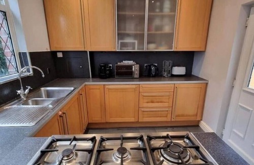 Manchester House | Spacious 4BD with great links to Manchester centre