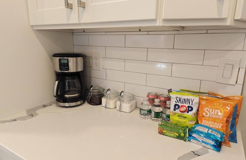 Dudley Square Apartment | Spacious 4BDRM, Sleeps 15, in Boston with free parking, close to transportation.
