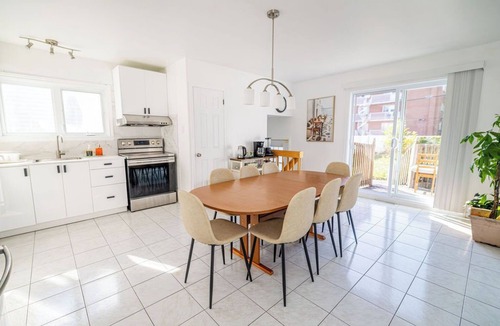 Saint-Lambert House | Spacious 4BDRS Entire House near DT, Free Parking