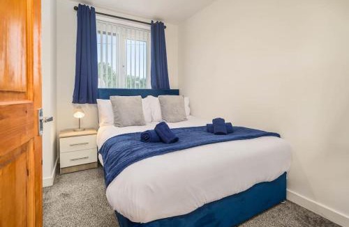 Cheetham Hill Apartment | Spacious 4Bed Home, Sleeps 10, Pool Table, Parking, Perfect For Groups