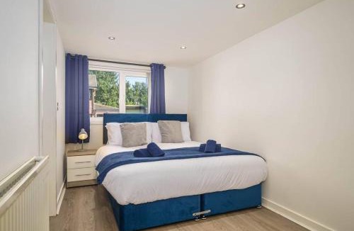 Cheetham Hill Apartment | Spacious 4Bed Home, Sleeps 10, Pool Table, Parking, Perfect For Groups