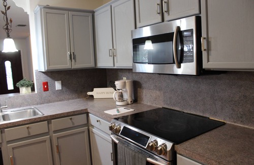 Southside House | Spacious 4BR/2BA Near Amazing Restaurants, Riverwalk, Alamo, Missions & Downtown
