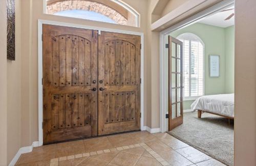 Greenacres House | Spacious 4BR 3BA Home KING Suite Pool Sleeps 8