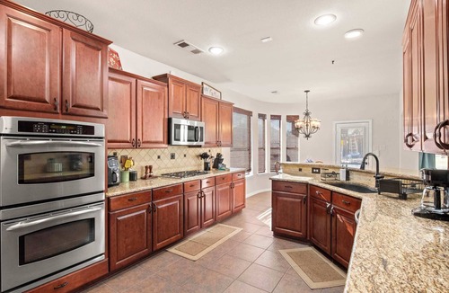 Hickory Creek House | Spacious 4BR/3BA with Yard, Mins to LakeLewisville