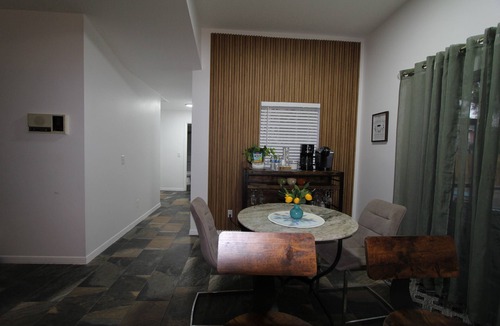 Sarasota House | Spacious 4BR, 7Bed, 2 BA 5 minute to downtown Sarasota, famous beach