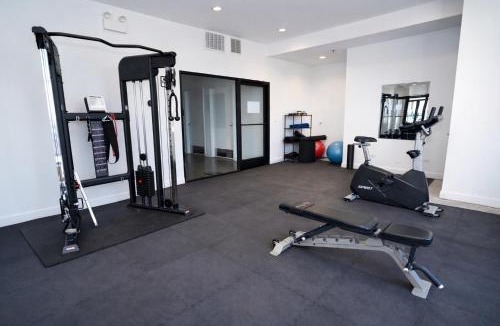 Near South Side Apartment | Spacious 4BR Apt Near McCormick Place & Chinatown