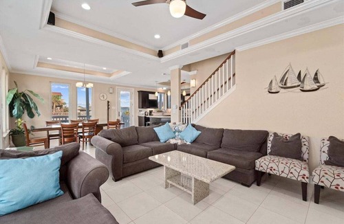 Galveston House | Spacious 4BR Bayfront | Hot Tub | Fire Pit | Sleeps 14