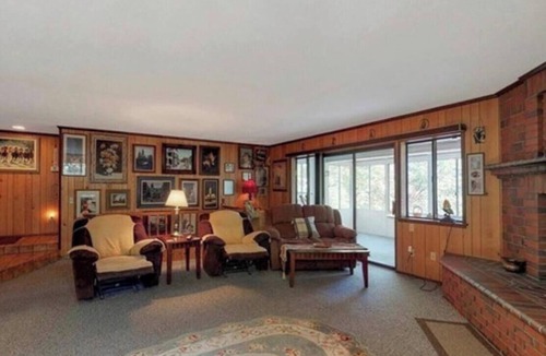 Running Springs Bed & Breakfast | Spacious 4BR Cabin in Running Springs AC Mountain Escape”