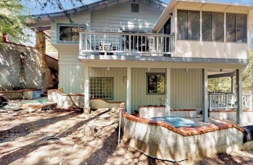 Running Springs Bed & Breakfast | Spacious 4BR Cabin in Running Springs AC Mountain Escape”