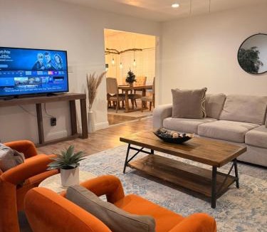 Northwest Dallas House | Spacious 4BR Central Dallas Home - Firepit & Game Loft
