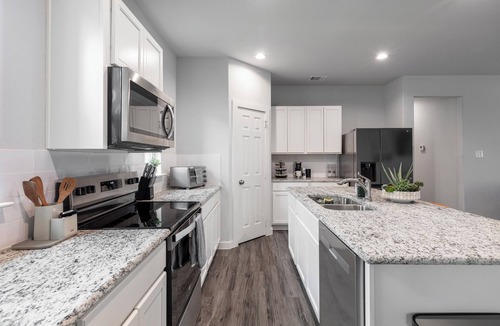 Fort Worth House | Spacious 4BR Central Fort Worth Gem