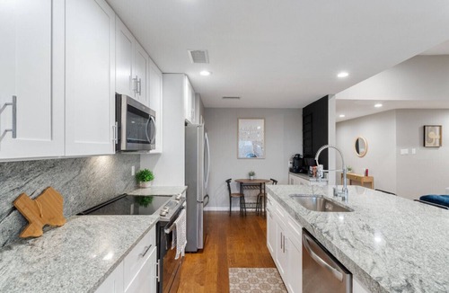 Northwest Dallas Apartment | Spacious 4BR Dallas Retreat for Families