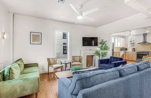 Asbury Park Apartment | Spacious 4BR Duplex Unit - Walk to Asbury Beach !