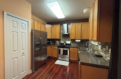 Schaumburg House | Spacious 4BR Family-Friendly Retreat sleeps 8