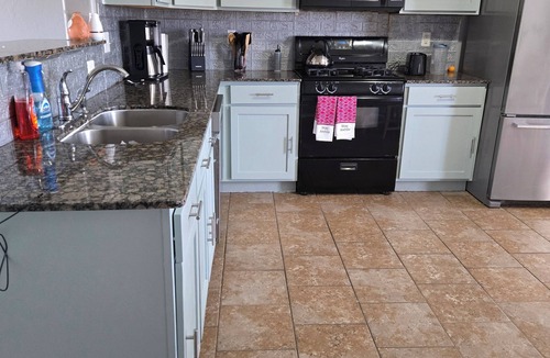 Moore House | Spacious 4BR Family Home Near Downtown OKC & I-240
