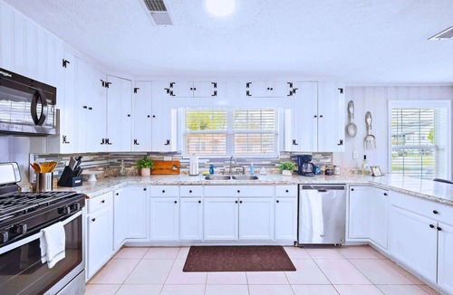 Baytown House | Spacious 4BR Family Home: BBQ | Baytown | NASA