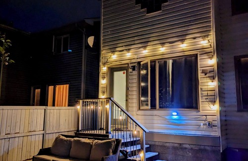 Southeast Calgary House | Spacious 4BR Family Retreat with Huge Park-Like Yard | Shops & Holiday Ready!
