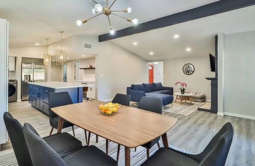 Winnetka House | Spacious 4BR Furnished Home – Perfect for Insurance or Corporate Relocation