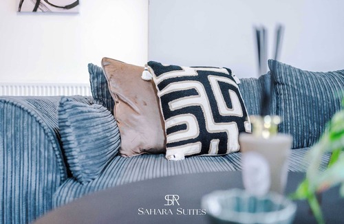 Harrogate House | Spacious 4BR Harrogate Home HCC Area Parking