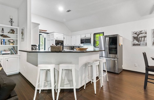 Southwood Valley House | Spacious 4BR home 7 mins to Kyle Field!