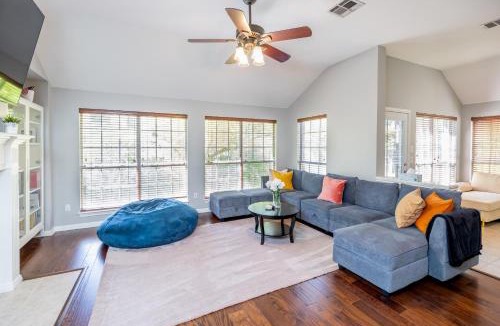 Cedar Park Apartment | Spacious 4BR Home Away From Home with Hot Tub