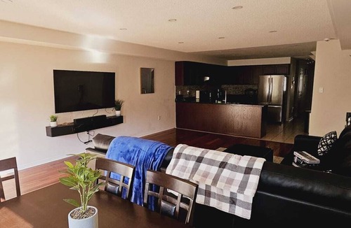 Hurontario House | Spacious 4BR Home in Mississauga, Sleeps 8+