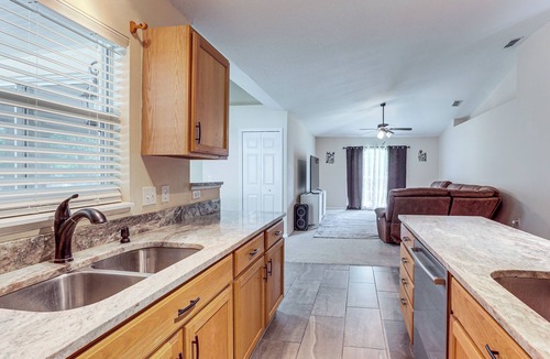 Deltona Lakes House | Spacious 4BR Home in Deltona w/Screened Porch!
