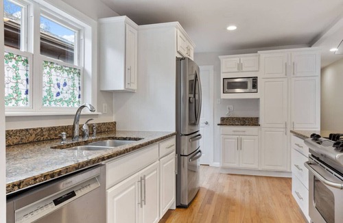 Oak Park House | Spacious 4BR Home in Oak Park