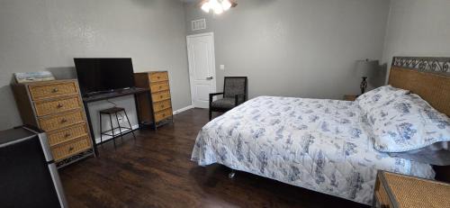 Las Cruces House | Spacious 4BR Home Near WSMR with King Suites