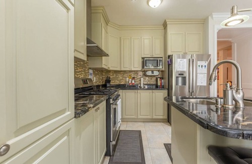Mount Pleasant Apartment | Spacious 4BR Home w/Private Yard, BBQ & Fast WiFi