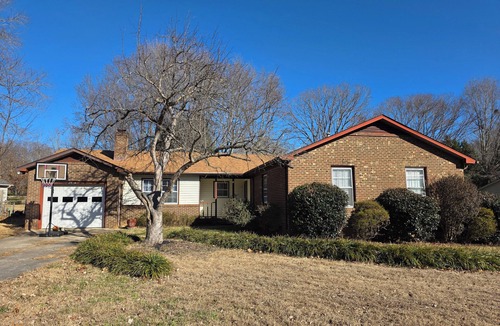 Greensboro House | Spacious 4BR Home with Game Room