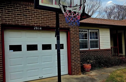 Greensboro House | Spacious 4BR Home with Game Room