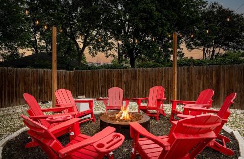 Highland Park House | Spacious 4BR Home with Pool, Hot Tub & Games