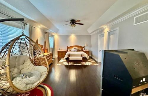 Brampton Apartment | Spacious 4BR Home with Private Yard & Fast WiFi