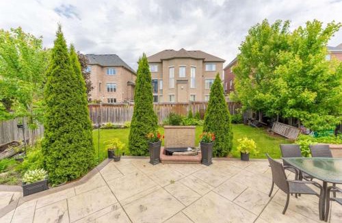 Brampton Apartment | Spacious 4BR Home with Private Yard & Fast WiFi