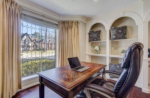 Wimbledon Falls House | Spacious 4BR Home with Game Room near Woodlands
