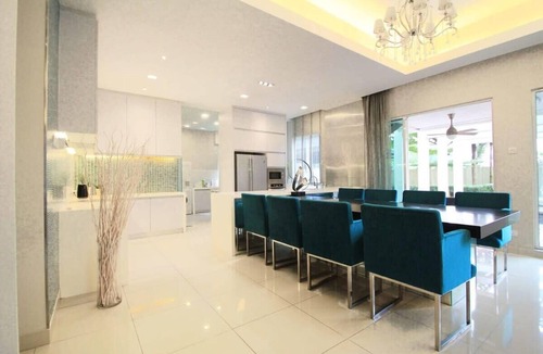 Cheras House | Spacious 4BR House, Gazebo