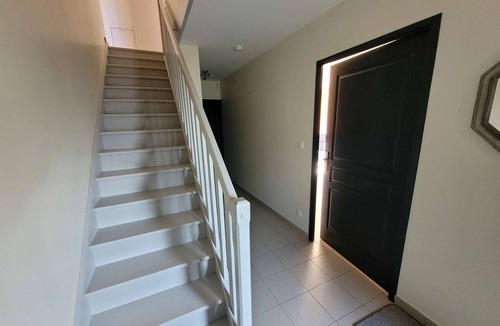 Wimereux Villa | Spacious 4BR House in Wimereux with Garden, WiFi & Garage