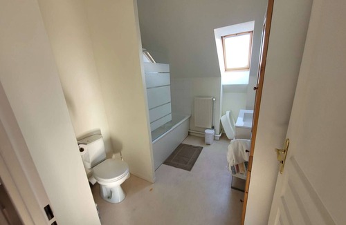 Wimereux Villa | Spacious 4BR House in Wimereux with Garden, WiFi & Garage