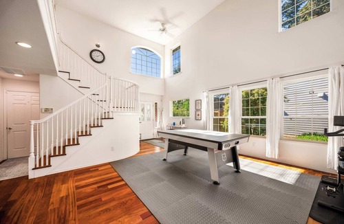 Kingsgate House | Spacious 4BR Kirkland Retreat, Games