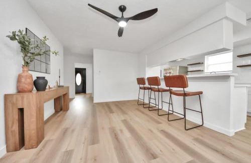 Southbelt/Ellington House | Spacious 4Br - Ksizebed pet Friendly with game room and patio