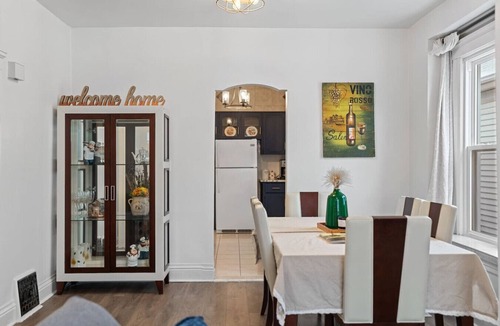 Walkerville House | Spacious 4BR Little Italy Retreat