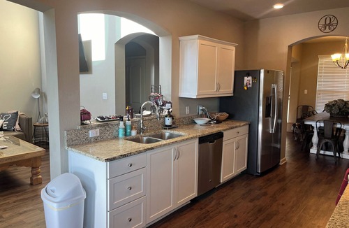 College Station House | Spacious 4BR+loft pet friendly home12 min from Kyle Field, large yard, gas grill