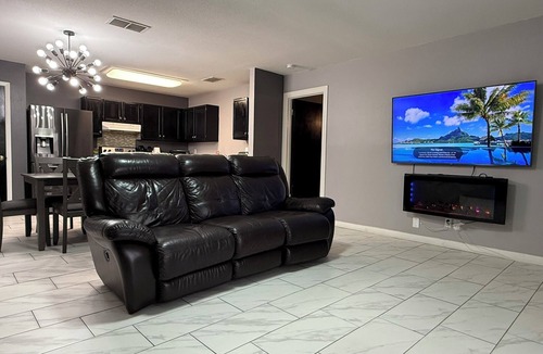 Wetmore House | Spacious 4BR Longwood Home Near Bulverde, 1604 & 281 with 2 Baths