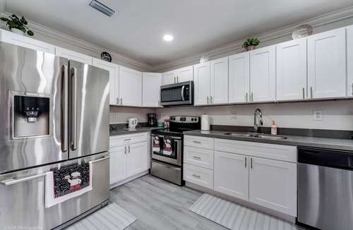 Ives Estates House | Spacious 4BR Miami Townhome | Communal Pool