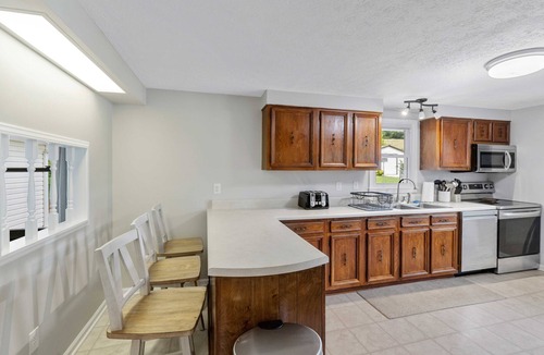 New River House | Spacious 4BR Mountain Stay Perfect for Virginia Tech & Radford Visits