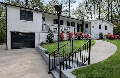 West Southern Pines House | Spacious 4BR Near Pinehurst | Fire Pit + Games