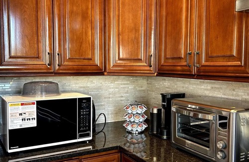 South March House | Spacious 4BR Near Kanata Tech Park