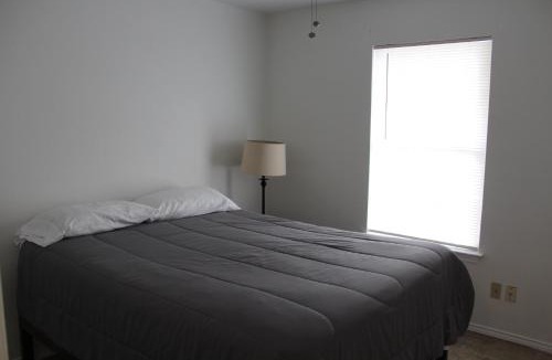 Southside House | Spacious 4BR Near Riverwalk, Missions, Downtown San Antonio